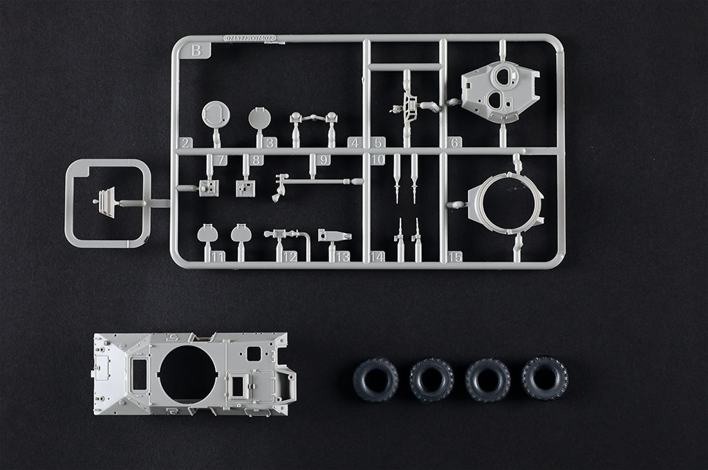 Trumpeter 07442 LAV-150 APC 90mm Mecar Gun 1/72 – image 7