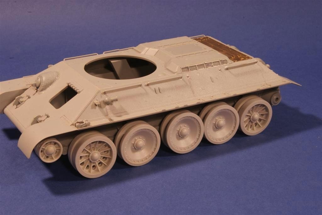 Panzer Art RE35-169 T-34 with captured “Panther” road wheels (183 and 174 Zavod) 1/35 – imagen 3