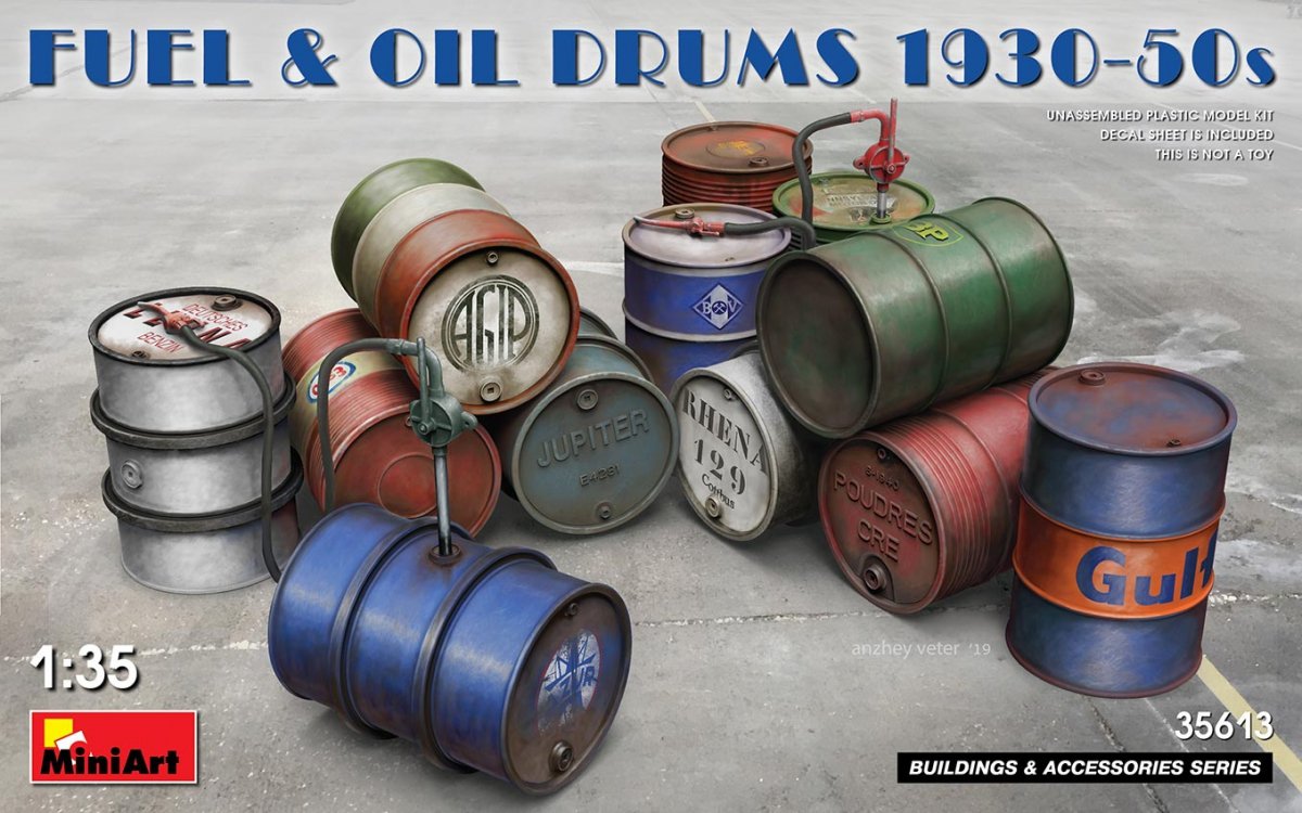 MiniArt 35613 Fûts de carburant et d'huile, années 1930-1950, échelle 1/35 