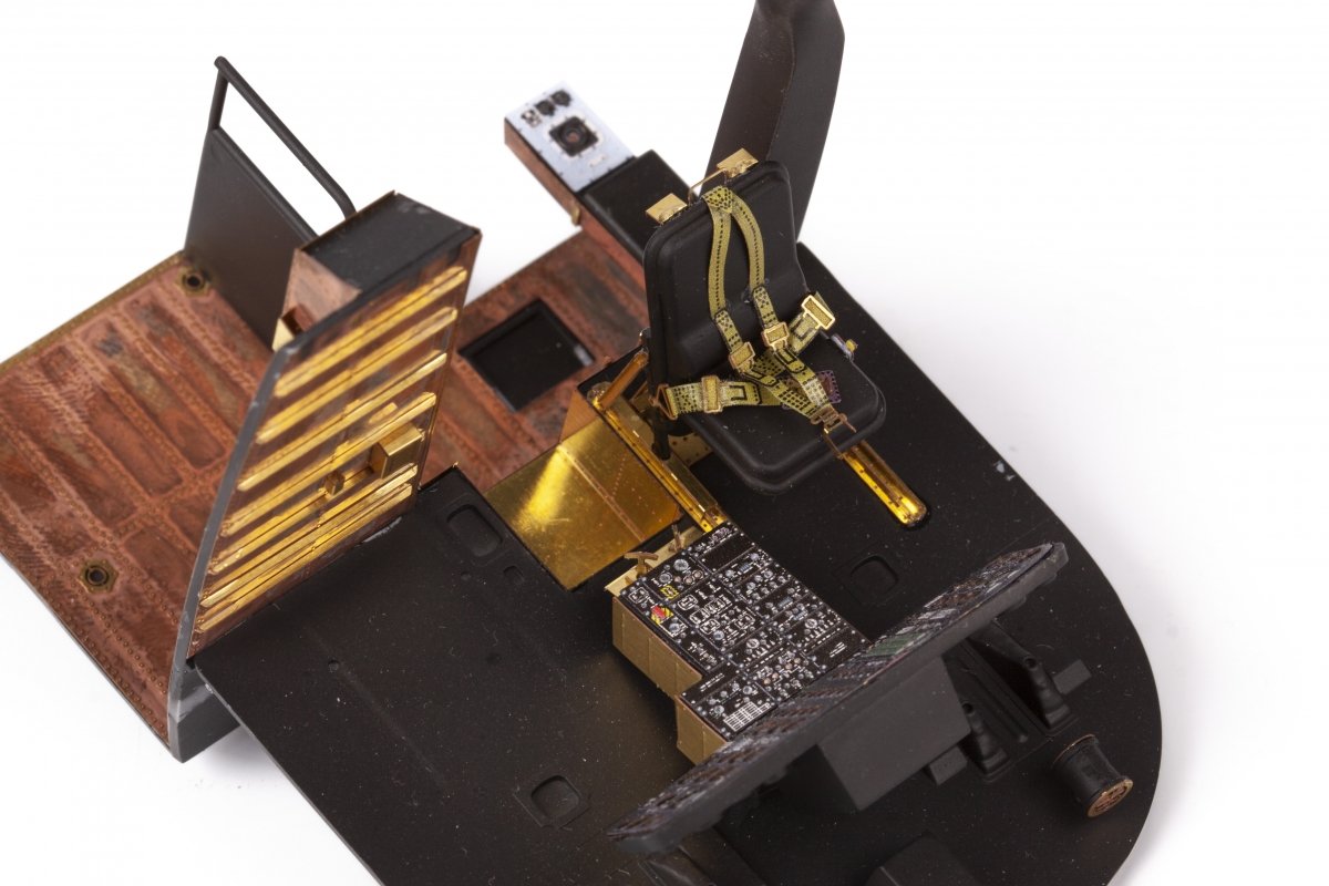 Eduard 33347 CH-54A ICM 1/32 – image 3