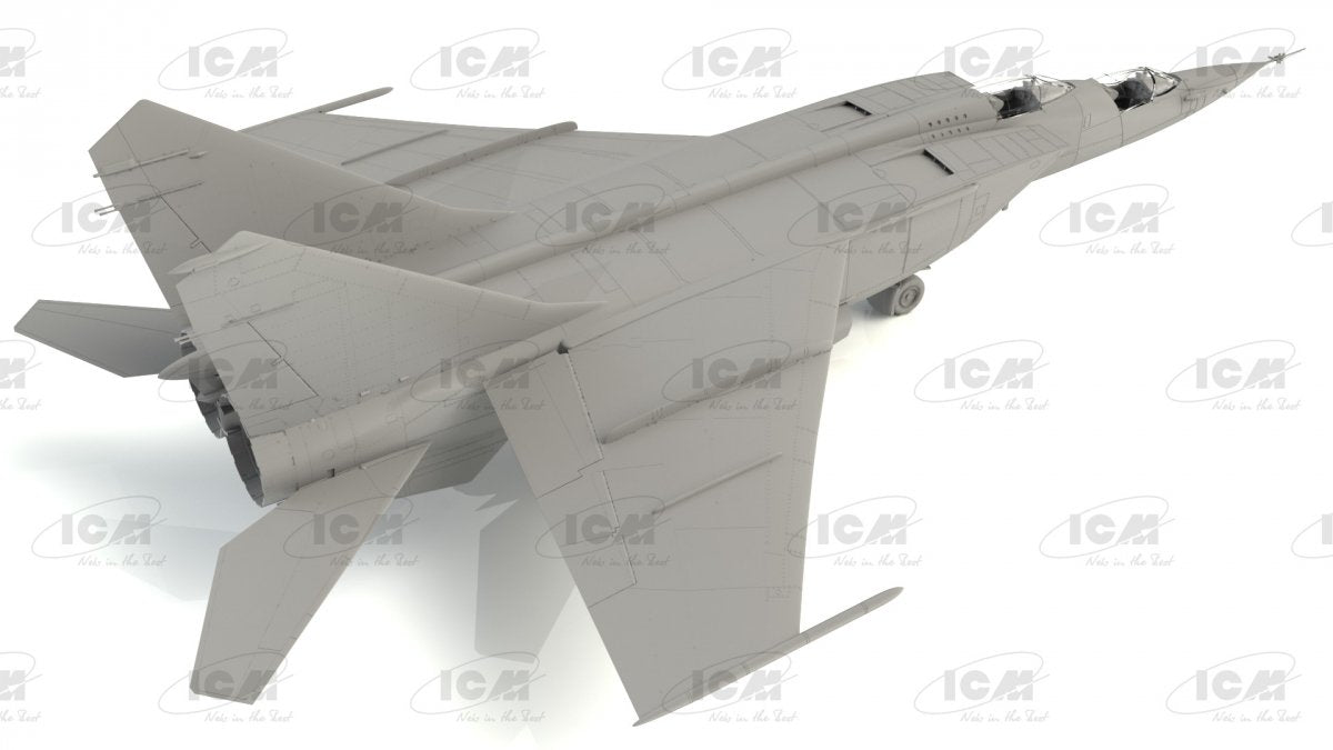 ICM 72176 MiG-25 RU, Soviet Training Aircraft 1/72 – image 2