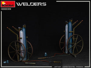 MiniArt 38039 WELDERS 1/35 – obrázek 3