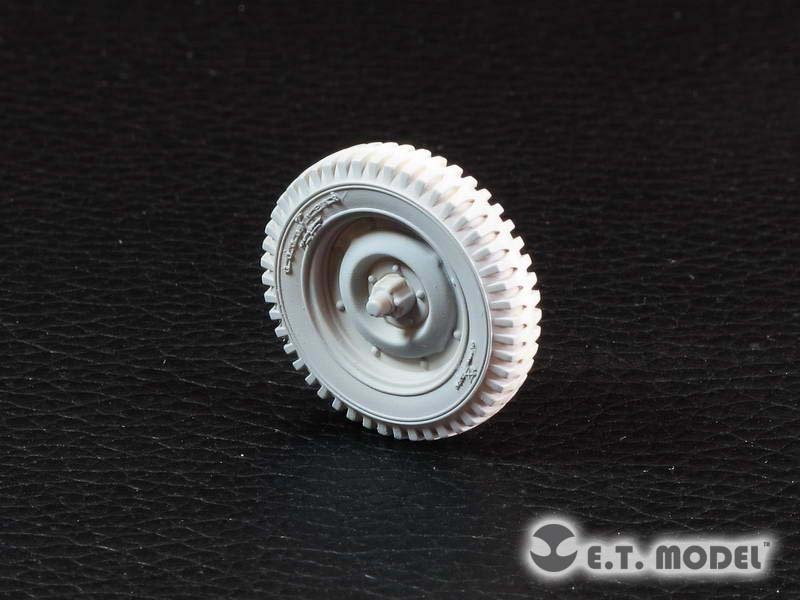 ET Model ER35-044 WWII US Willys MB Jeep Weighted Road Wheels 1/35 – image 3