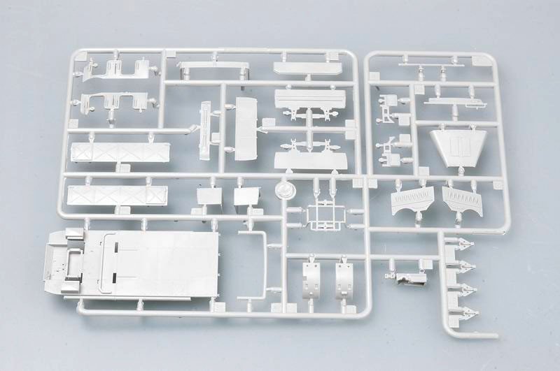 Trumpeter 07275 German Sd.Kfz.9 (18t) Half-Track Sd.Ah.116 Trailer 1/72 – image 7