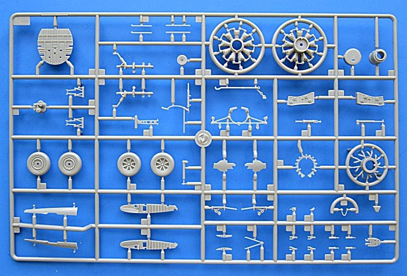 Hobby Boss 80386 F4U-4 Corsair Early Version 1/48 – obrázek 6