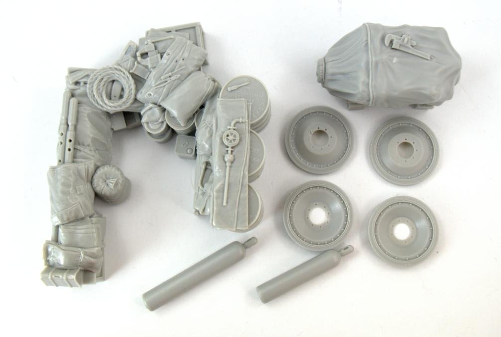 Panzer Art RE35-482 Stowage set for Sd.Kfz 9 FAMO 1/35 – Bild 4