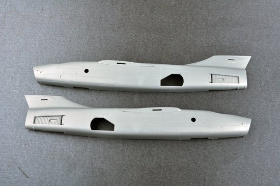 Trumpeter 02873 ERA-3B Skywarrior Strategic Bomber – obrázek 14
