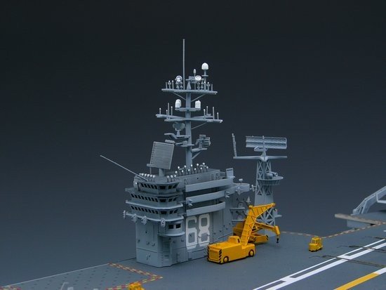 Trumpeter 05605 US CVN-68 Nimitz aircraft carrier 1975 (1/350) – image 8