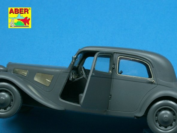 Aber 35231 Citroen Traction 11CV Staff Car 1/35 – image 8