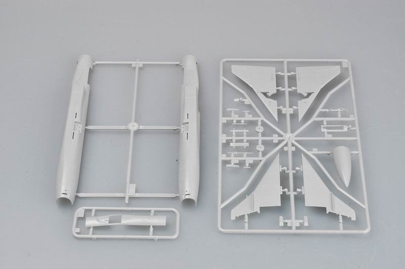 Trumpeter 01623 Su-15 TM Flagon-F 1/72 – image 5