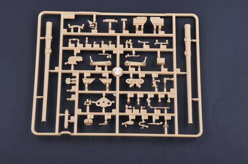 Trumpeter 02329 Soviet D-30 122mm Howitzer - Late Version 1/35 – image 9