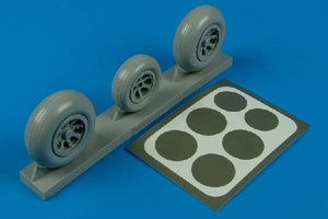 Aires 2105 P-38 Lightning wheels &amp;amp; paint masks 1/32 Other