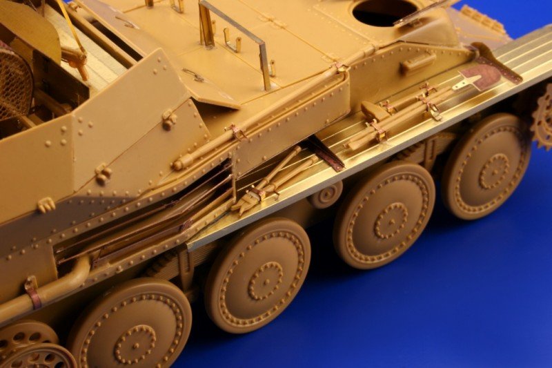 Eduard 36046 Flakpanzer 38 (Gepard) exterior 1/35 Italeri – obrázek 5