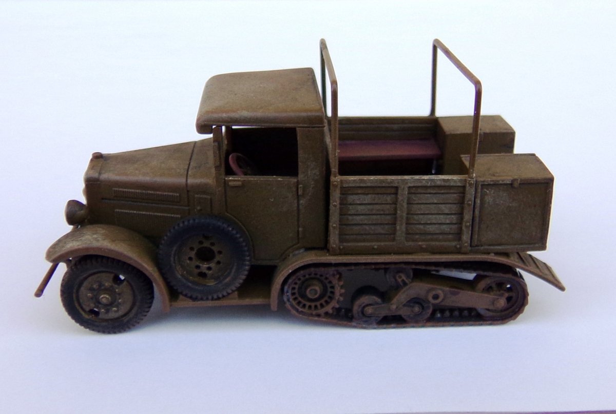 First to Fight PL042 Polish C4P Half-Track Tractor (1/72) – immagine 3