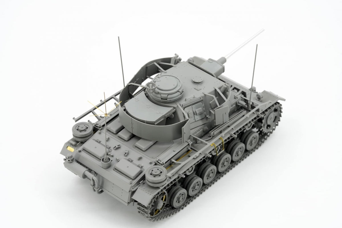 Border Model BT-048 Pz.Bef.Wg.III Ausf.K 2in1 w/Schürzen 1/35 – obrázek 12