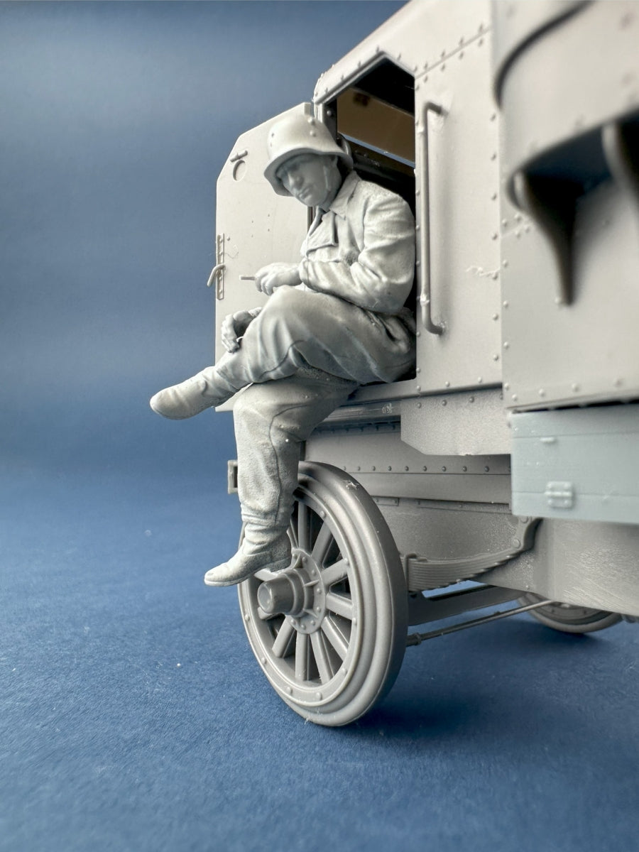 Copper State Models F35-052 German Armored Car Crewman in a field gray coverall 1/35 – Bild 3