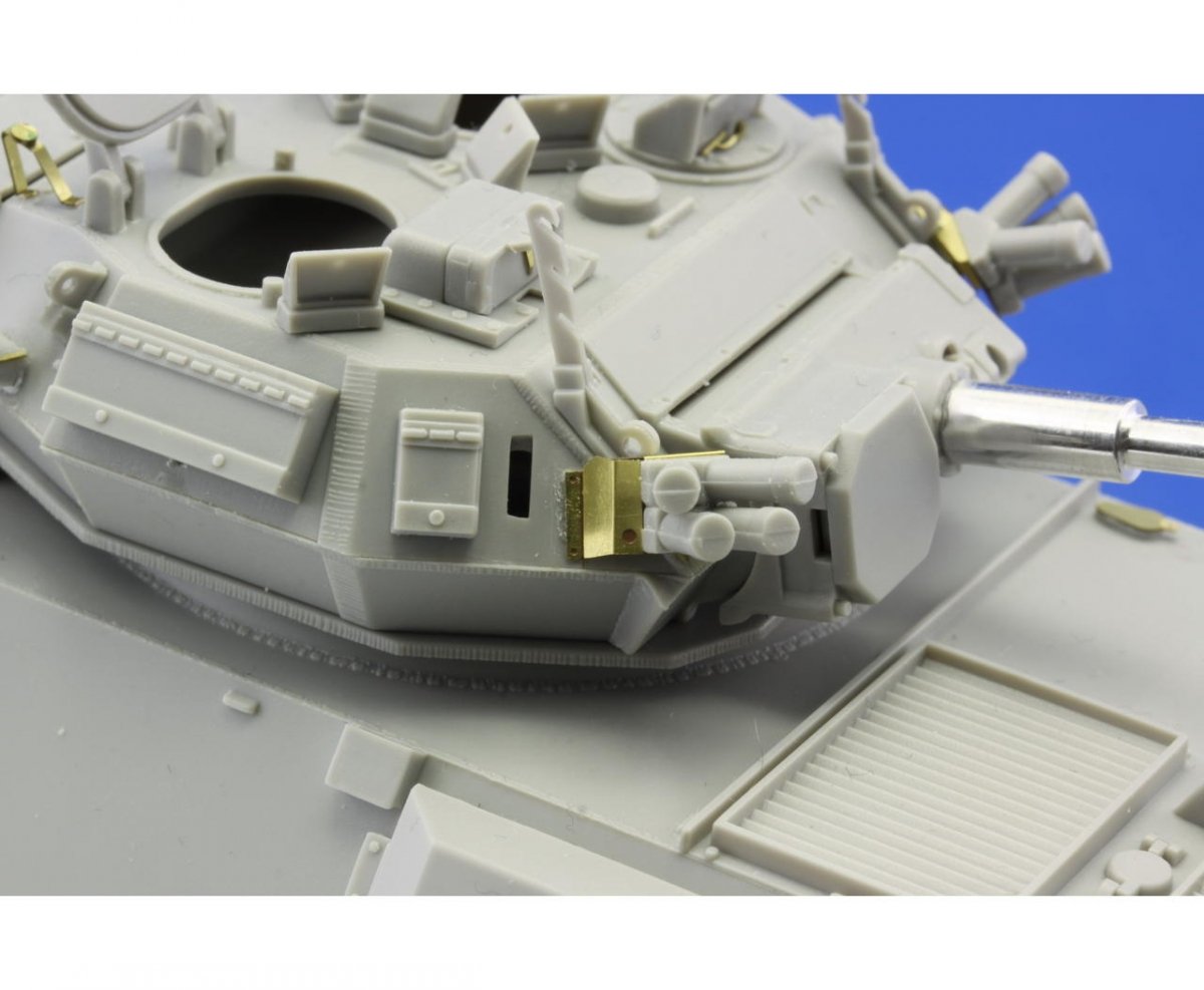 Eduard 36199 Cougar AVGP canadien 1/35 Trumpeter – image 12