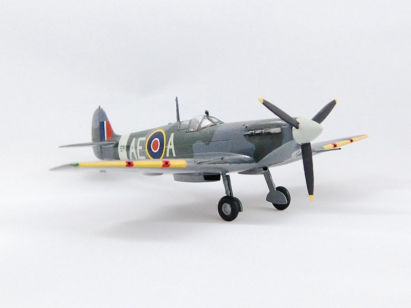 Revell 04164 Spitfire Mk V b 1/72 – zdjęcie 3