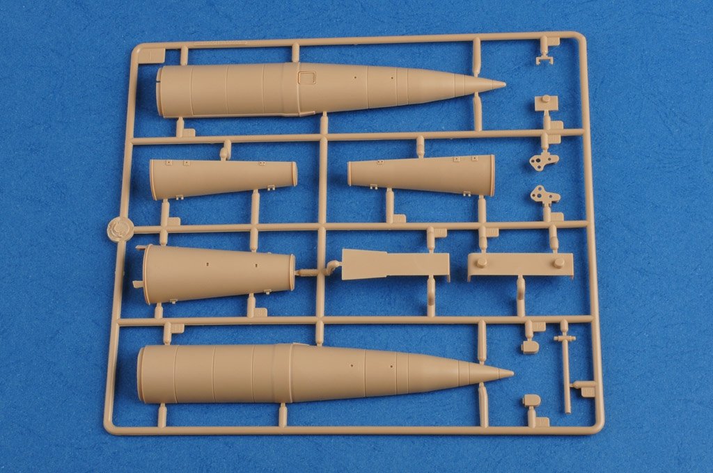 Hobby Boss 85505 Soviet SS-23 Spider Tactical Ballistic Missile 1/35 – obrázek 7