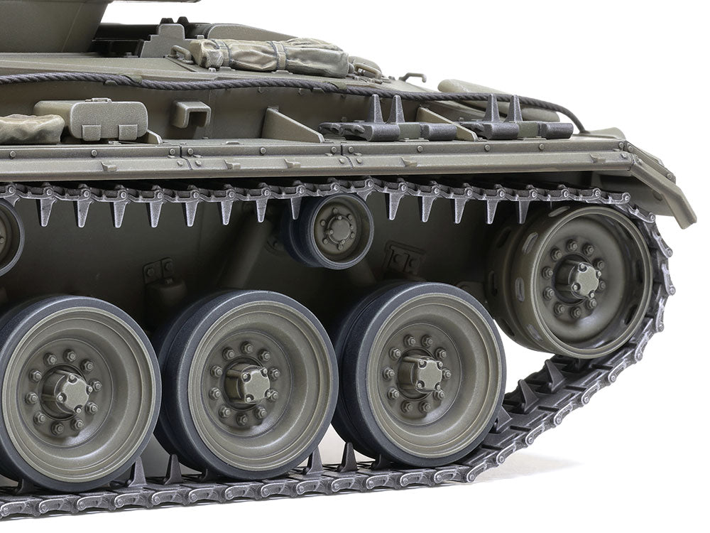 Tamiya 35391 U.S. Light Tank M24 Chaffee European Theater 1/35 – image 8