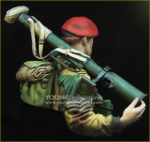 Young Miniatures YM1871 British Airborne WWII with PIAT 1/10 – image 6