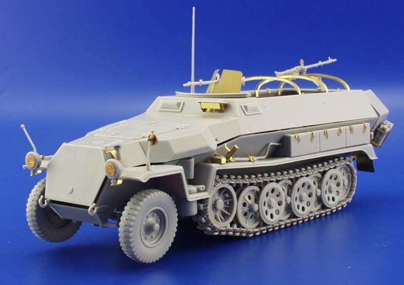 Eduard 35688 Sd. Kfz.251/1 Ausf. C 1/35 Dragon – image 5
