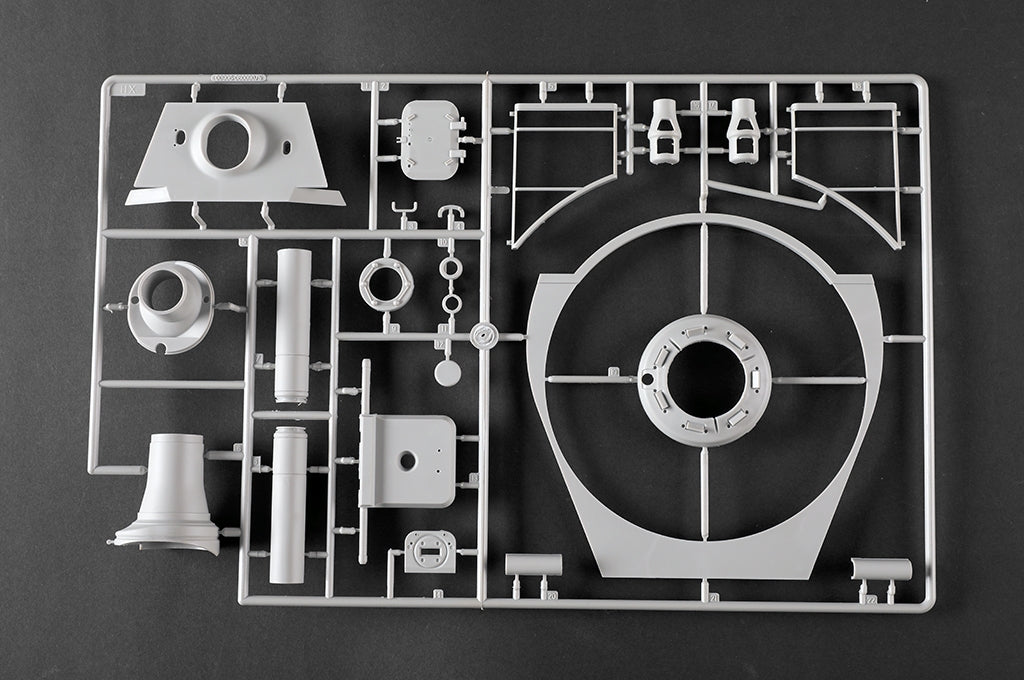 Trumpeter 00949 Pz.Kpfw.VI Sd.Kfz.182 Tiger II (Henschel 105mm) 1/16