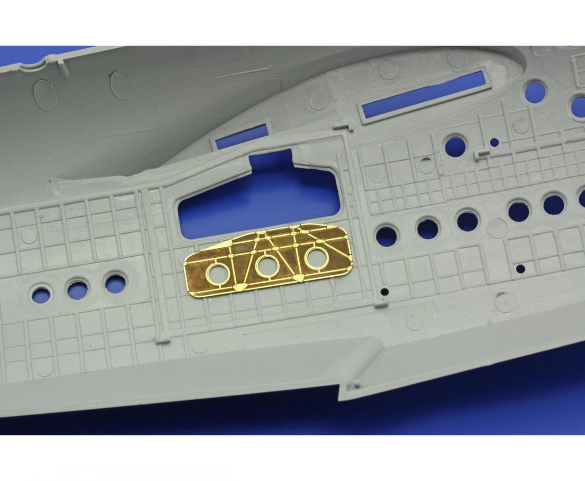 Eduard 72551 Sunderland Mk. And bomb racks 1/72 ITALERI – image 3
