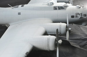 HK Models 01E04 B-17 Flying Fortress F and G 1/32 – Bild 12