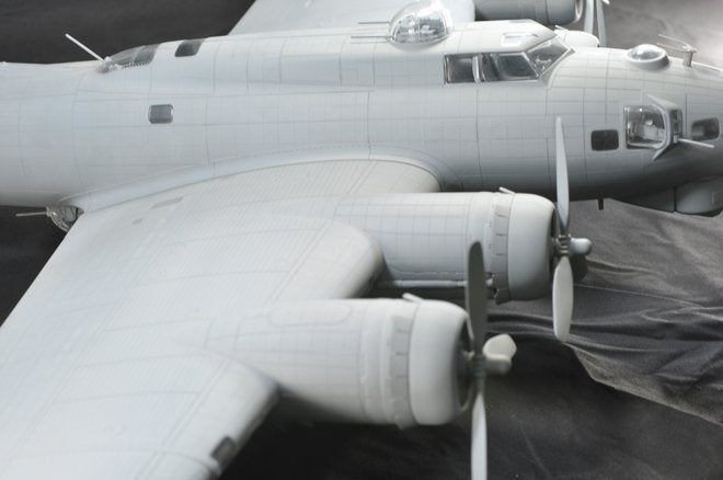 HK Models 01E04 B-17 Flying Fortress F and G 1/32 – Bild 12