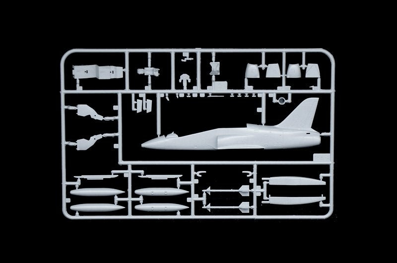Italeri 1396 HAWK T1 1/72 – image 3