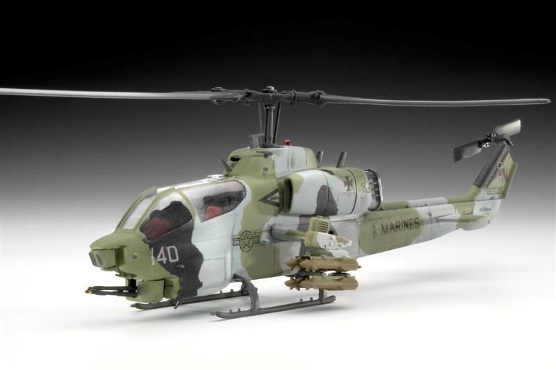 Revell 04415 AH-1W Super Cobra 1/72 – image 2