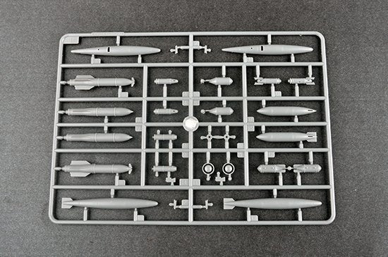 Trumpeter 01684 Nanchang Q-5 Yi 1/72 – obrázek 5