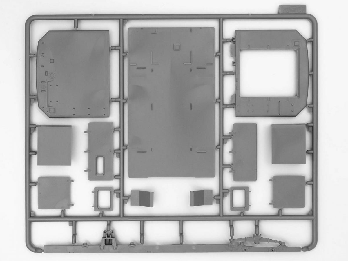 ICM 35019 ZIL-131 with driver Armed Forces of Ukraine 1/35 – imagen 13