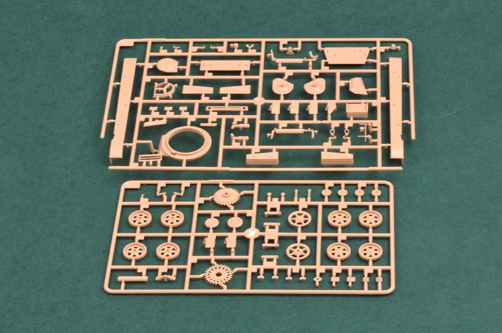 Hobby Boss 82478 Hungarian Light Tank 38M Toldi II(B40) 1/35 – image 6