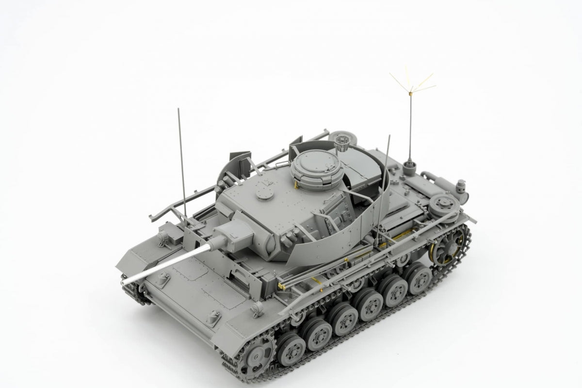 Border Model BT-048 Pz.Bef.Wg.III Ausf.K 2in1 w/Schürzen 1/35 – obrázek 14