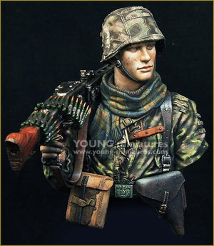 Young Miniatures YM1869 Waffen SS Young Machine Gunner 1944 1/10 – image 7