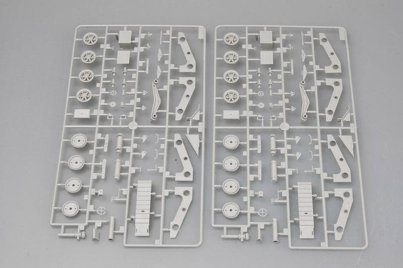 Trumpeter 00327 JGSDF Type 87 Reconnaissance Vehicle 1/35 – image 18