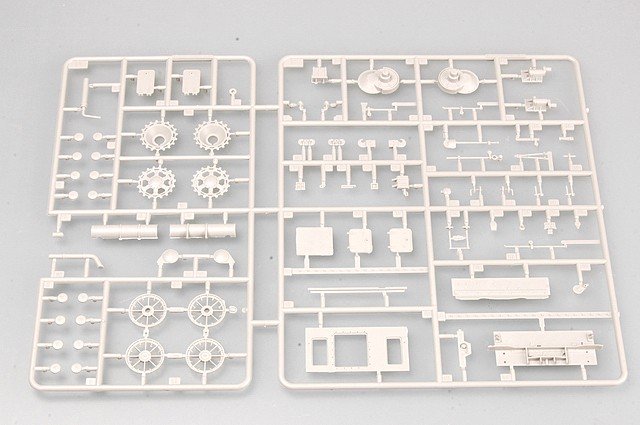 Trumpeter 00362 German Pz.Kpfw IV Ausf D/E Fahrgestell 1/35 – image 7