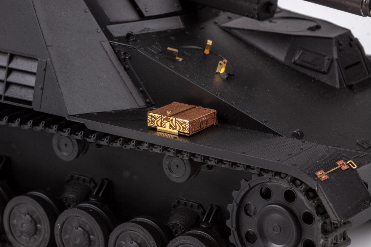Eduard 36506 Sd. Kfz. 164 Nashorn BORDER MODEL 1/35 – image 3