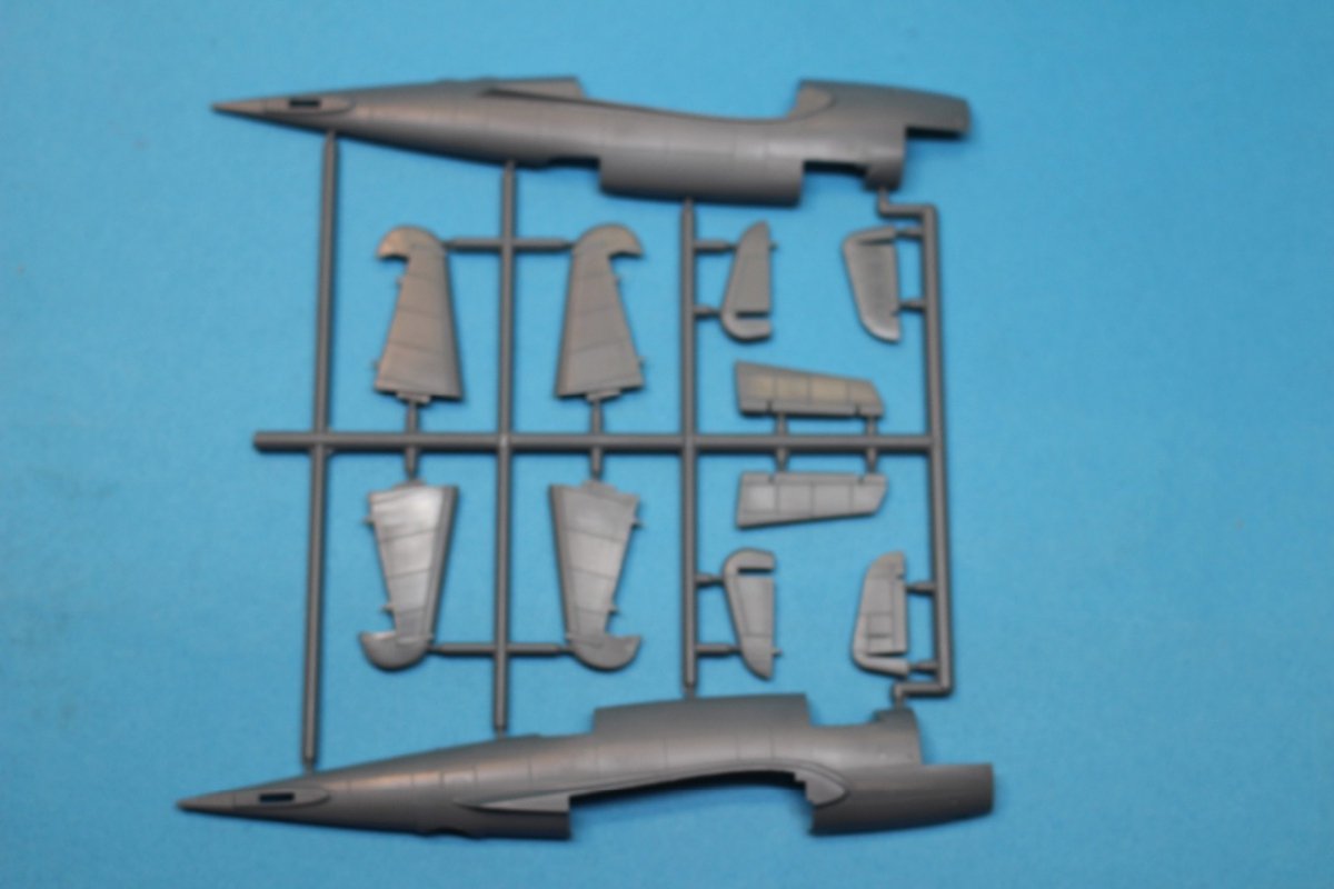 Fly 72041 PZL.37 A bis Moose A bis (1/72) – image 4