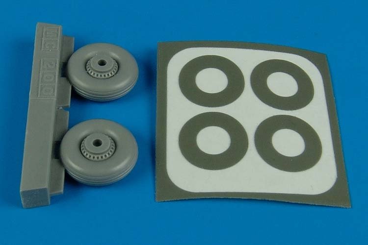 Aires 4495 Macchi MC.200 Saetta wheels &amp;amp; paint masks 1/48 Other