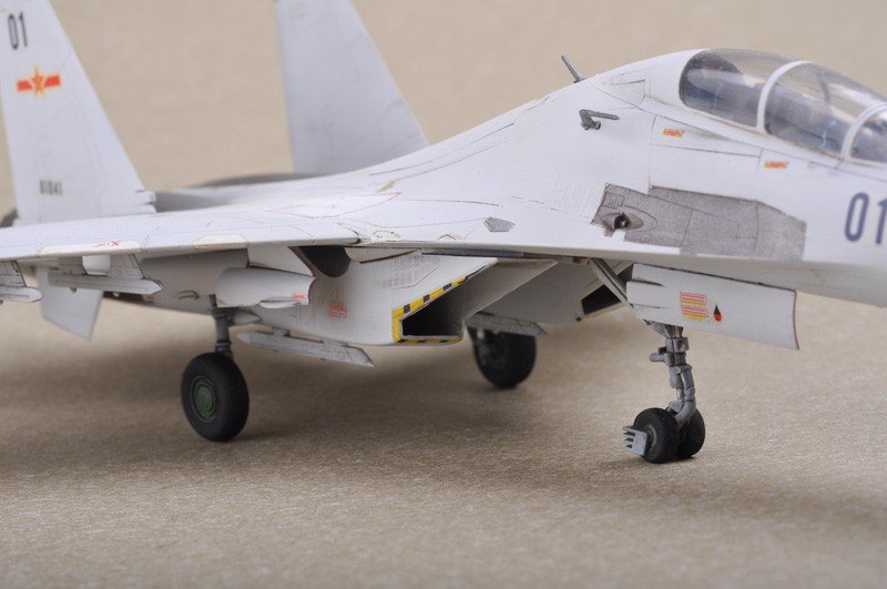 Trumpeter 01659 Russian Su-30MKK Flanker G 1/72 – image 12