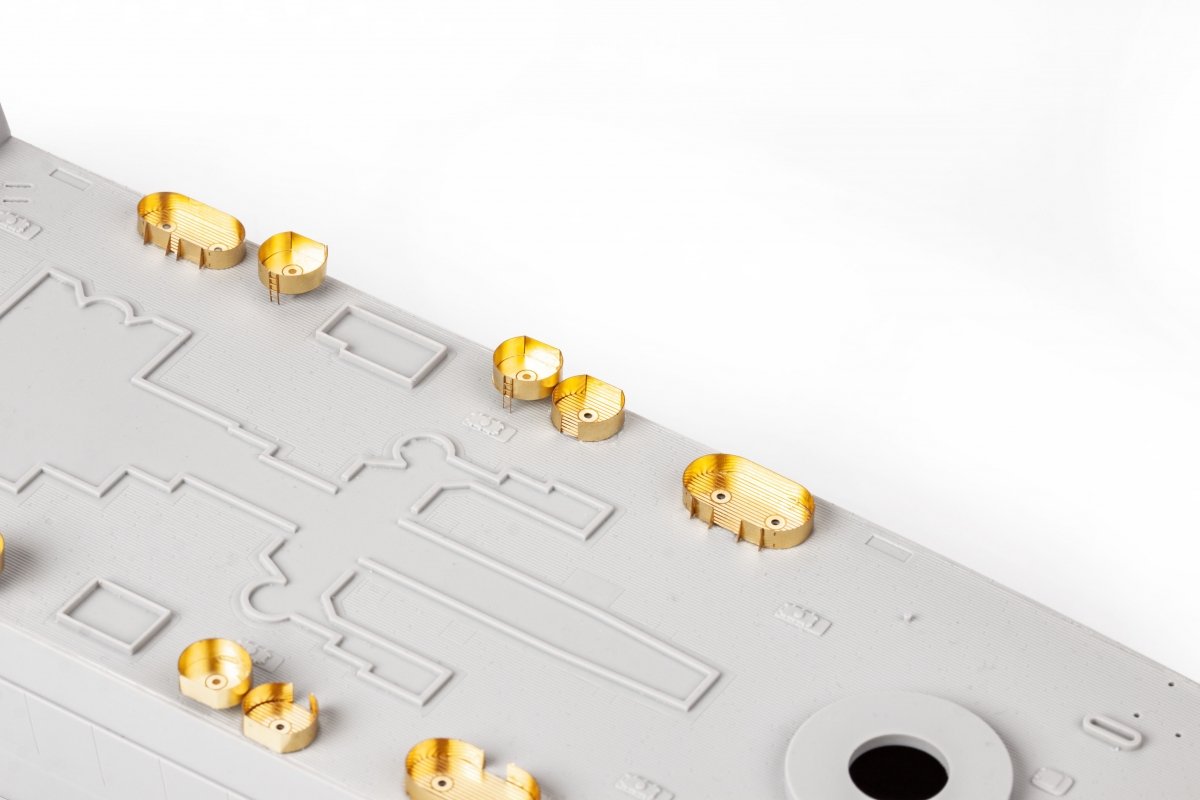 Eduard 53289 USS Alaska CB-1 part 1 HOBBY BOSS 1/350 – image 11