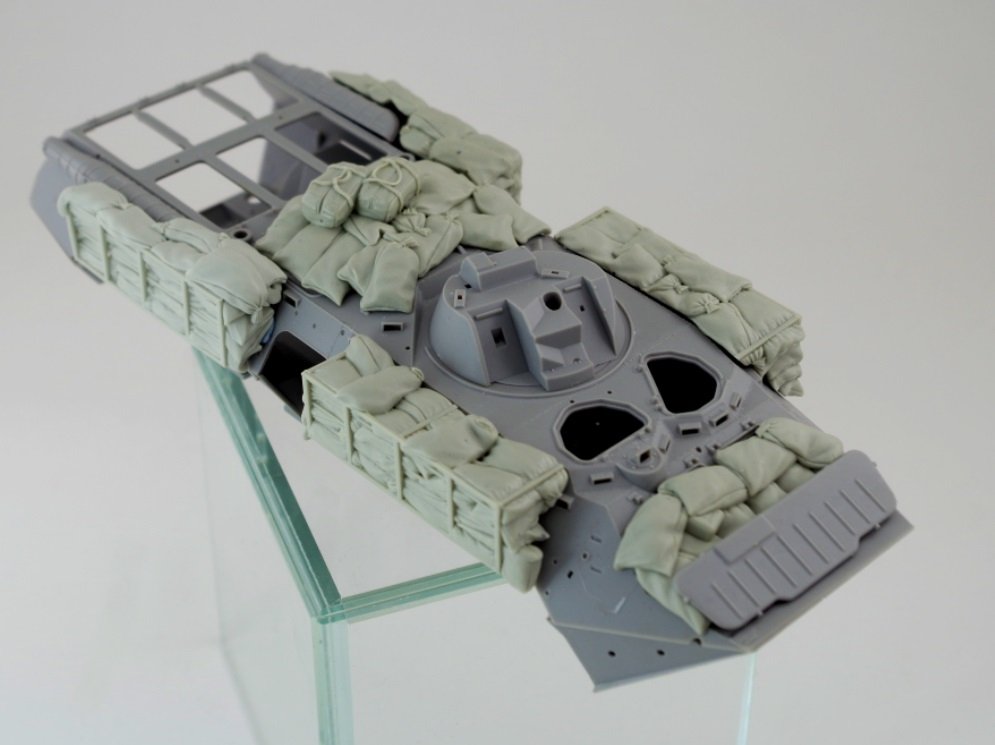 Panzer Art RE35-693 Sandbags armor for Ukrainian BTR-80 1/35 – Bild 2