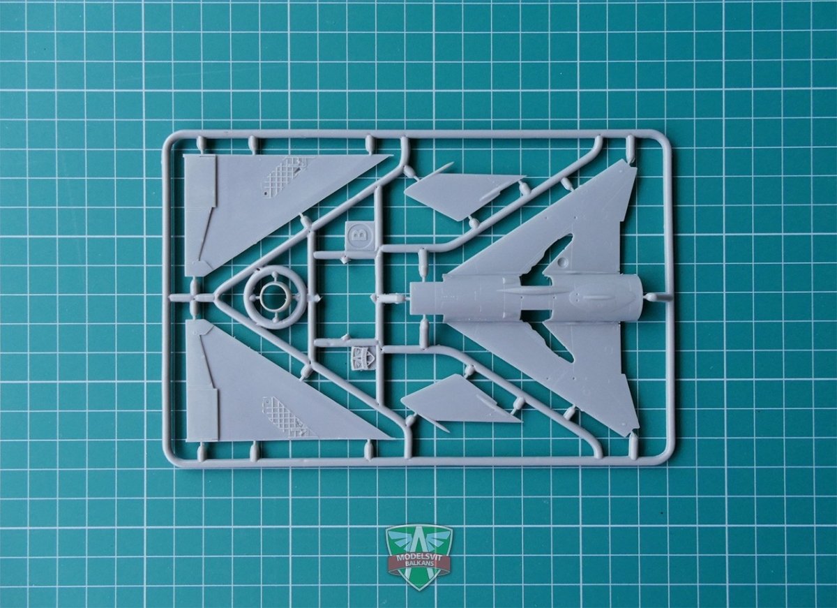 Modelsvit 72021 MiG-21F(Izdeliye &amp;quot;72&amp;quot;) Soviet supersonic fighter 1/72 – obrázek 6