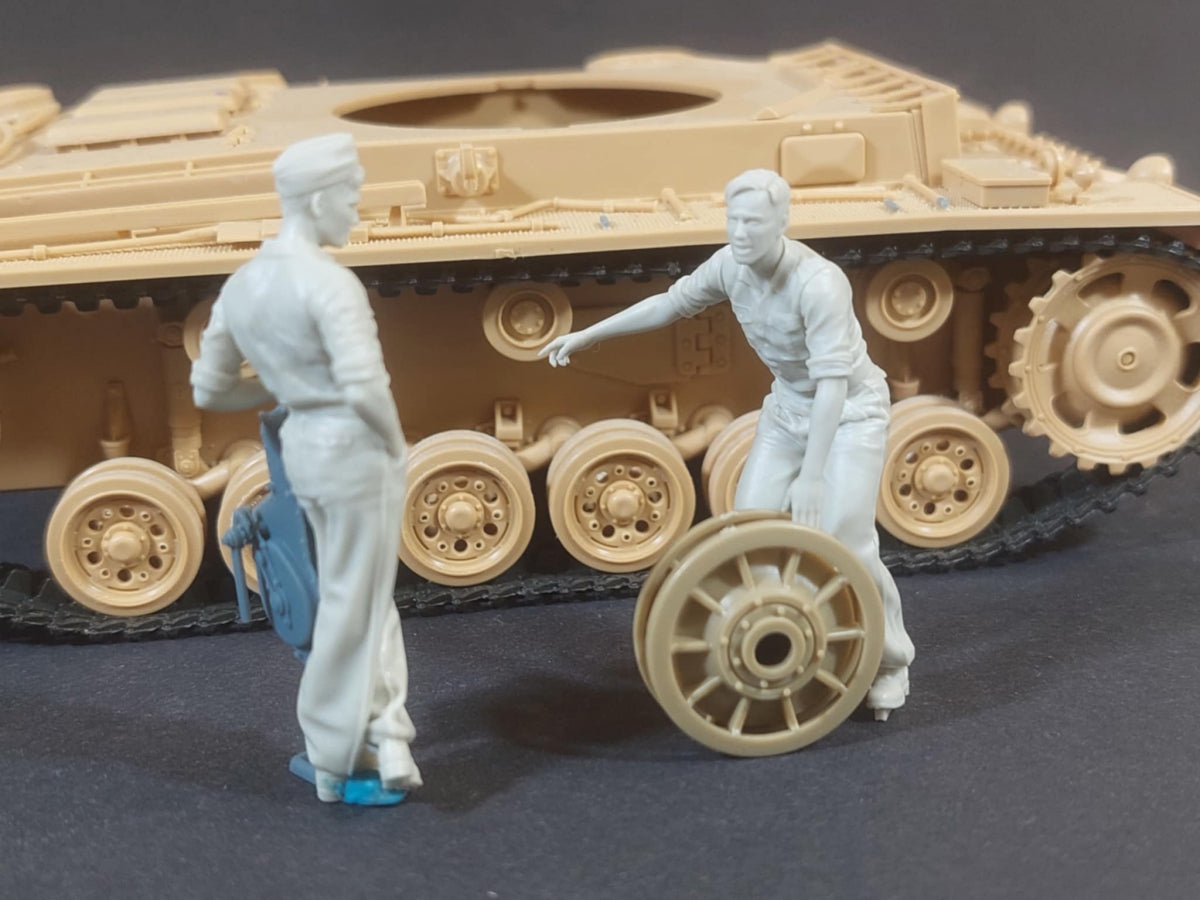 Panzer Art FI35-240 German tank mechanic at work set 1/35 – obrázek 3
