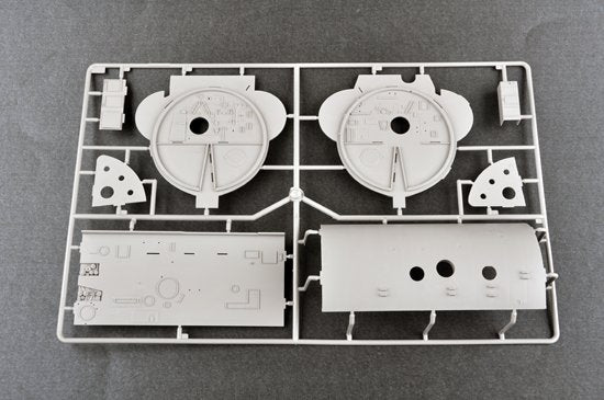 Trumpeter 06801 DKM U-Boat Type VIIC U-552 1/48 – image 13