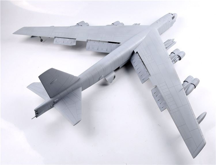 Modelcollect UA72200 B-52H US Stratofortress Strategic Bomber 1/72 – obrázek 8