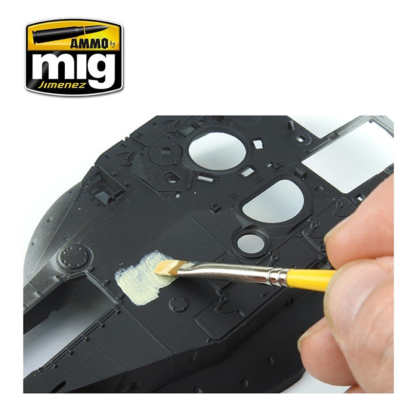 Ammo of Mig 2033 ANTI-SLIP PASTE - SAND COLOR FOR 1/35 – image 5